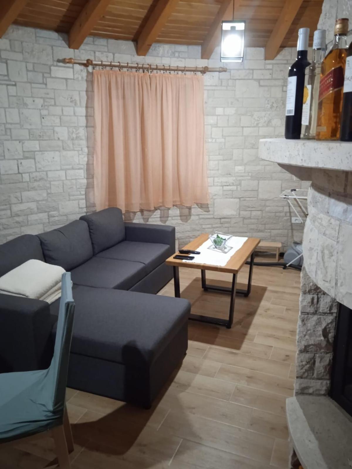 Apartmani Belavic - Kazuni Peruski Exterior photo